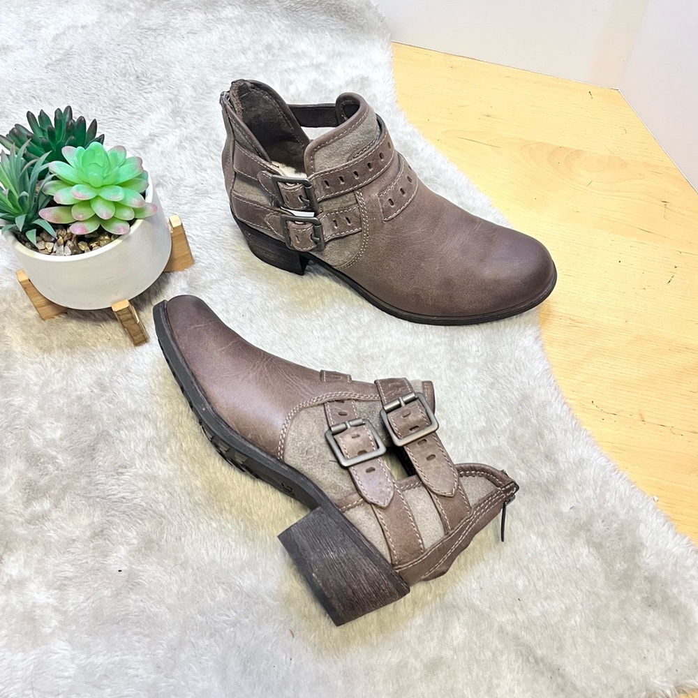 Ugg | Patsy Round Toe Shearling Lined Ankle Boots… - image 3